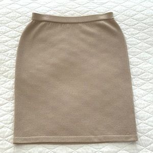 ST JOHN Skirt!